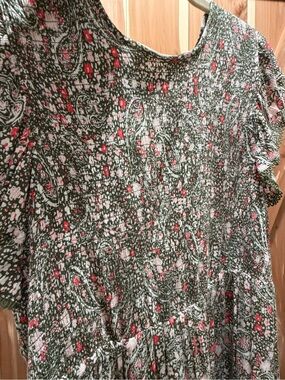 Time and Tru Olive Green Paisley Smocked Short Sleeve Tunic